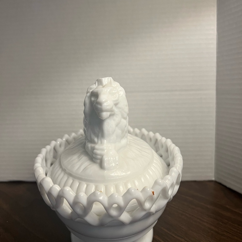 Vintage Westmoreland Milk glass - Picture 3 of 9